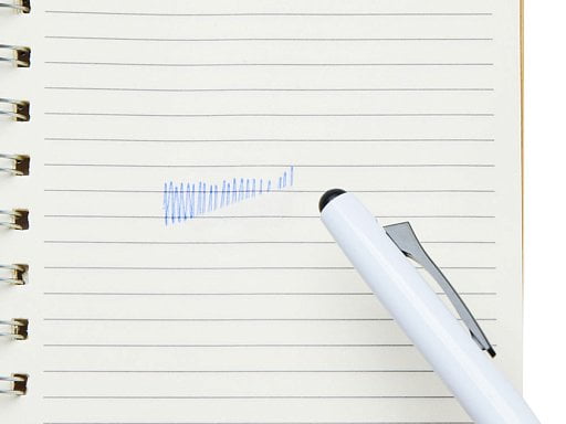 Пластиковая шариковая ручка пиши-стирай InkShift