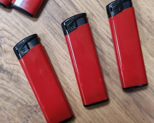 Зажигалка пьезо