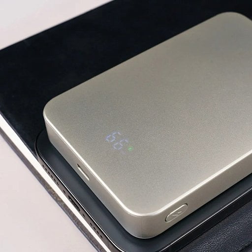 Универсальный аккумулятор MAGIX Ultra 10 (10000мАч) с быстрой и беспроводной зарядкой