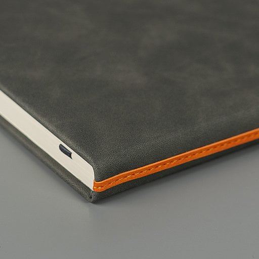 Ежедневник недатированный Muse, А5, блок в линейку